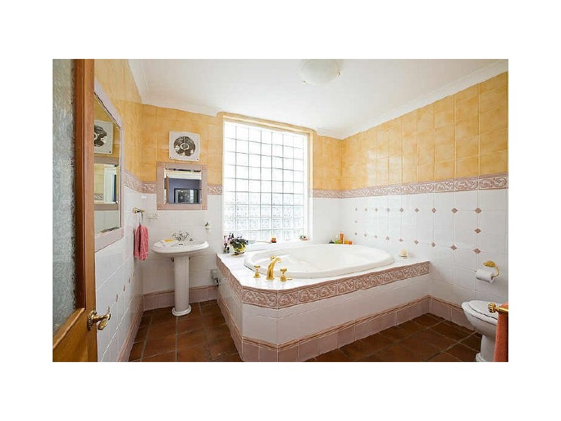 28 Hart Street, Balmain East NSW 2041