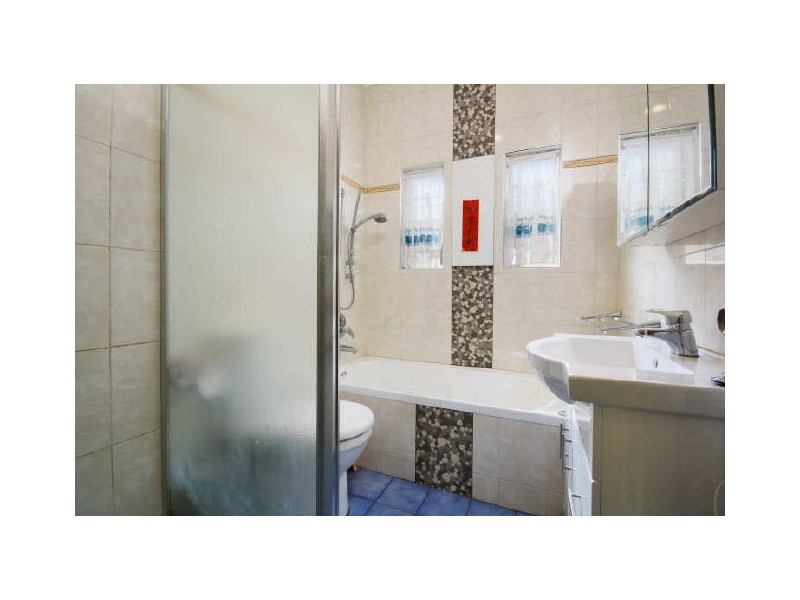 20 Highland Road, Peakhurst NSW 2210