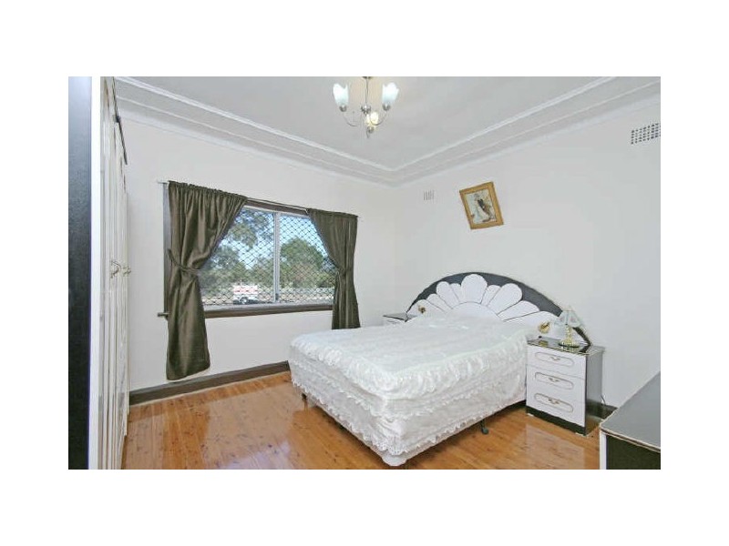 912 Forest Road, Peakhurst NSW 2210