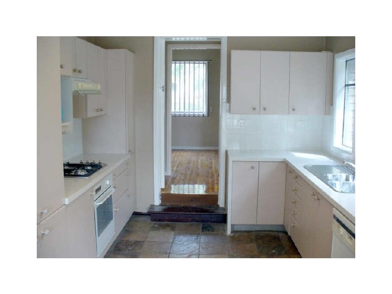 1 Boyd Ave, Lugarno NSW 2210