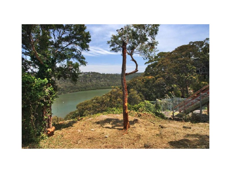 130 Lugarno Parade, Lugarno NSW 2210