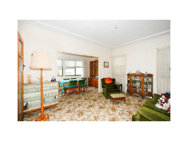 6 William Road, Riverwood NSW 2210