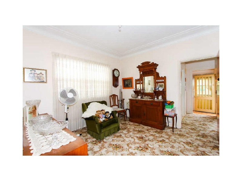 6 William Road, Riverwood NSW 2210