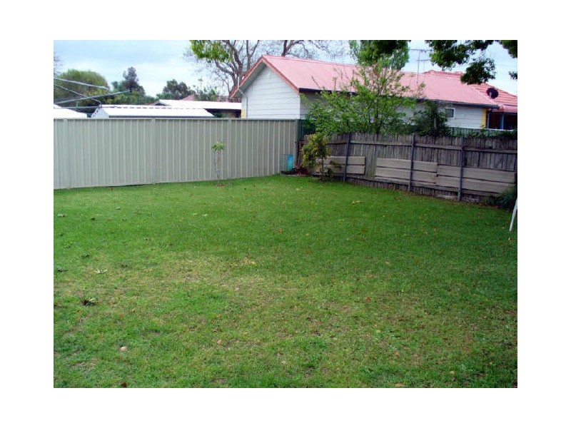 8 Anzac Mews, Wattle Grove NSW 2173