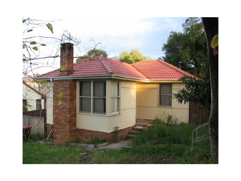 2 Bottlebrush Avenue, Lugarno NSW 2210