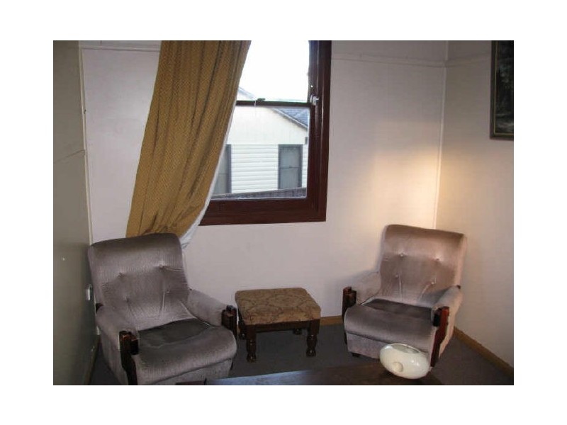 2 Bottlebrush Avenue, Lugarno NSW 2210