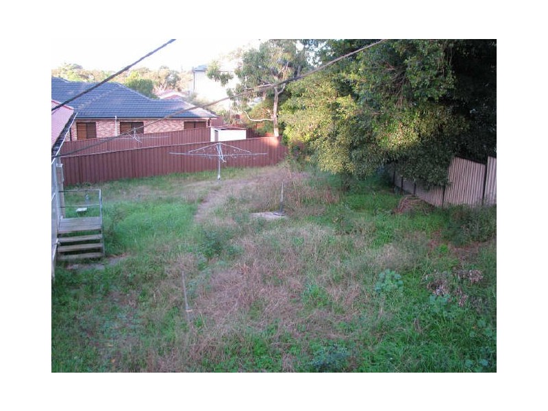 2 Bottlebrush Avenue, Lugarno NSW 2210