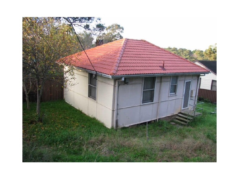 2 Bottlebrush Avenue, Lugarno NSW 2210