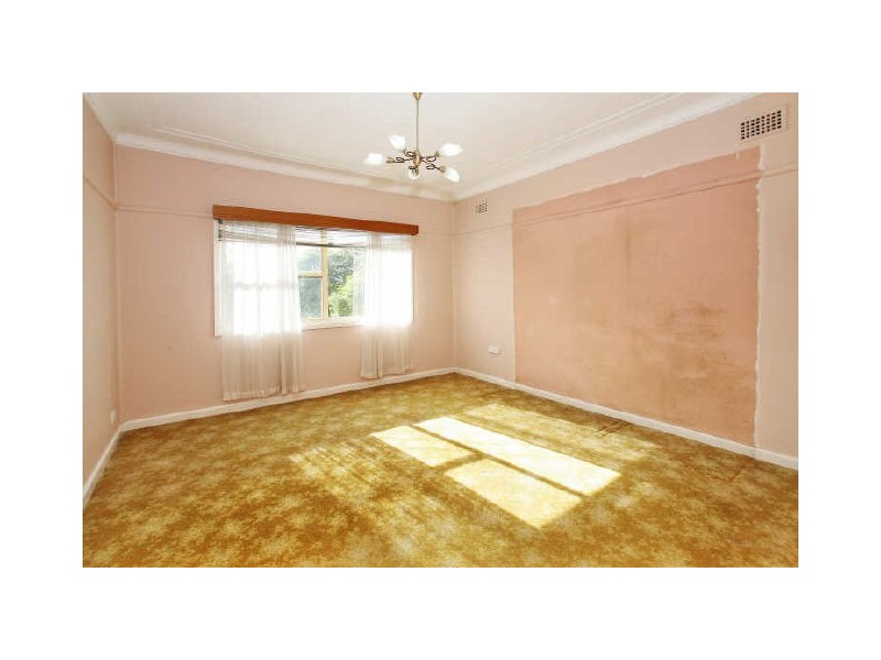 42 Mavis Avenue, Peakhurst NSW 2210