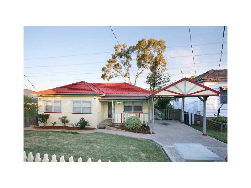 11 Beale Crescent, Peakhurst NSW 2210