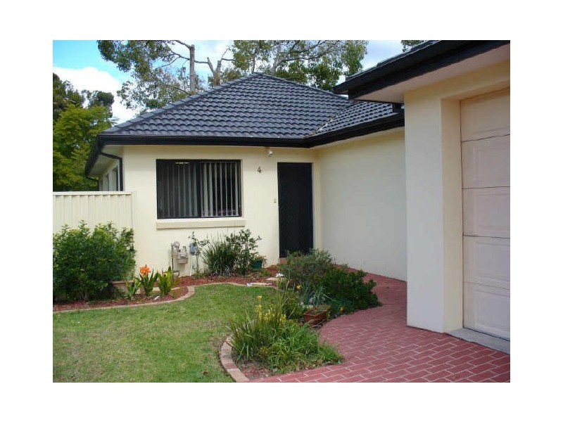 4/13-15 Amy Road, Peakhurst NSW 2210