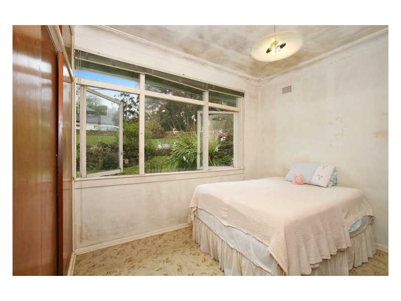 26 Allwood Crescent, Lugarno NSW 2210