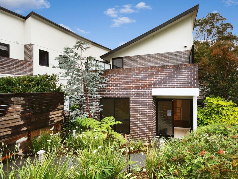 2/8 Collaroy Avenue, Peakhurst NSW 2210