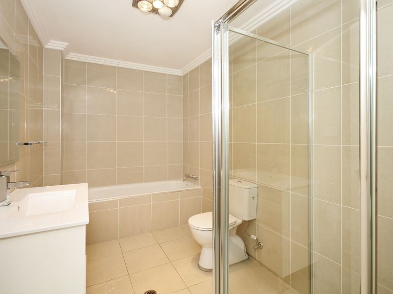 2/8 Collaroy Avenue, Peakhurst NSW 2210