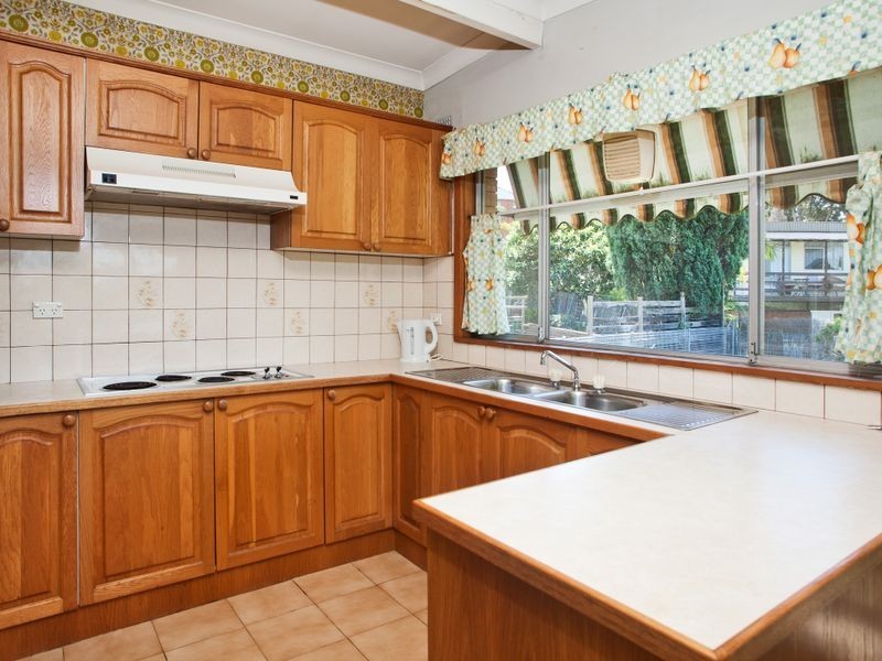 15 Pamela Avenue, Peakhurst Heights NSW 2210