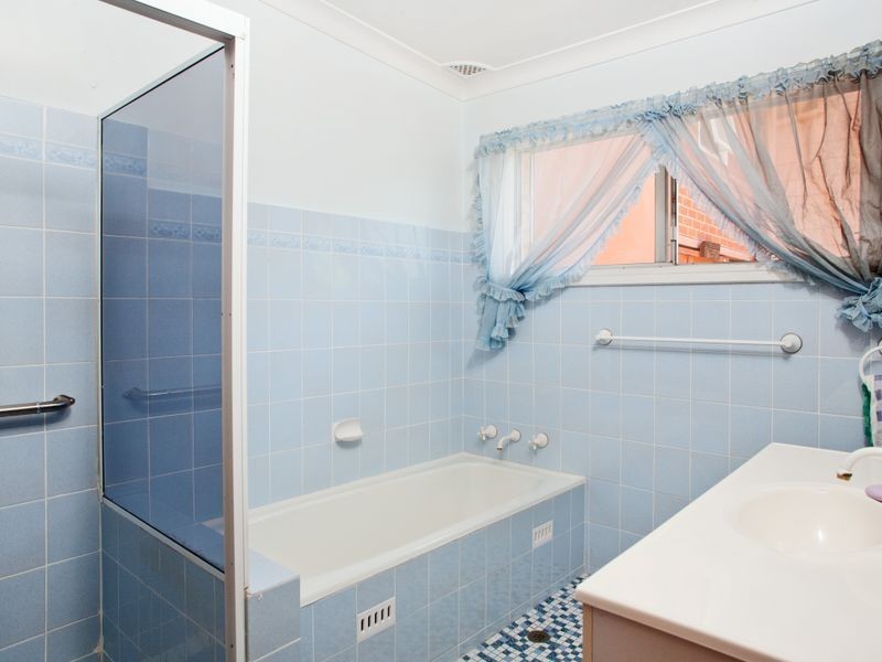 15 Pamela Avenue, Peakhurst Heights NSW 2210