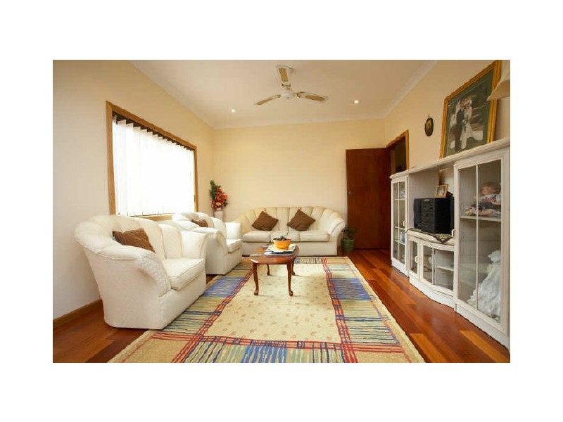 4 Collaroy Avenue, Peakhurst NSW 2210