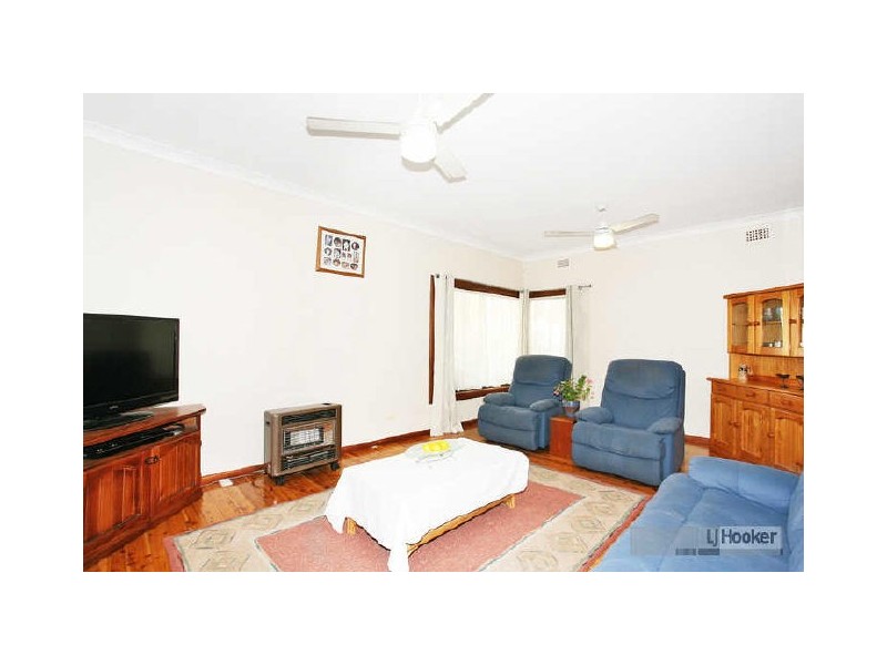 12 Highland Road, Peakhurst NSW 2210