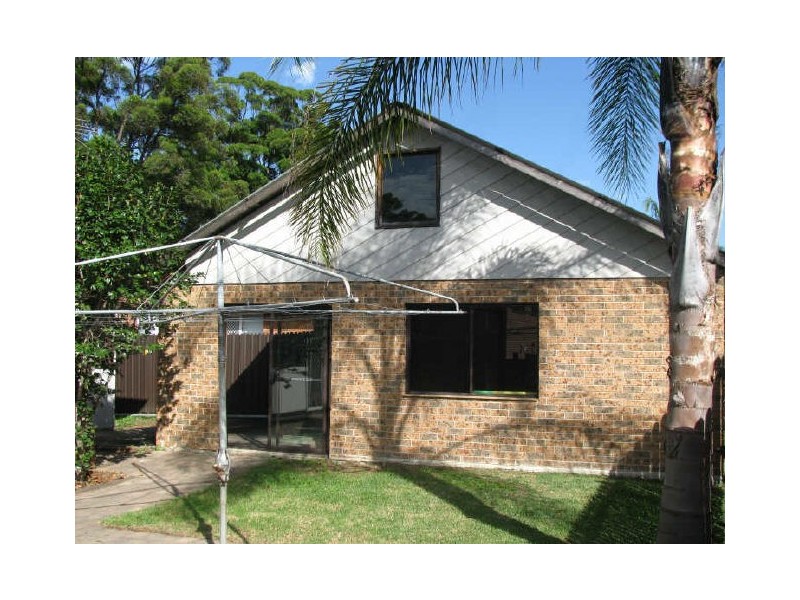 38 Clarendon Road, Peakhurst NSW 2210