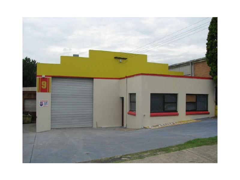 9 Lorraine Street, Peakhurst NSW 2210