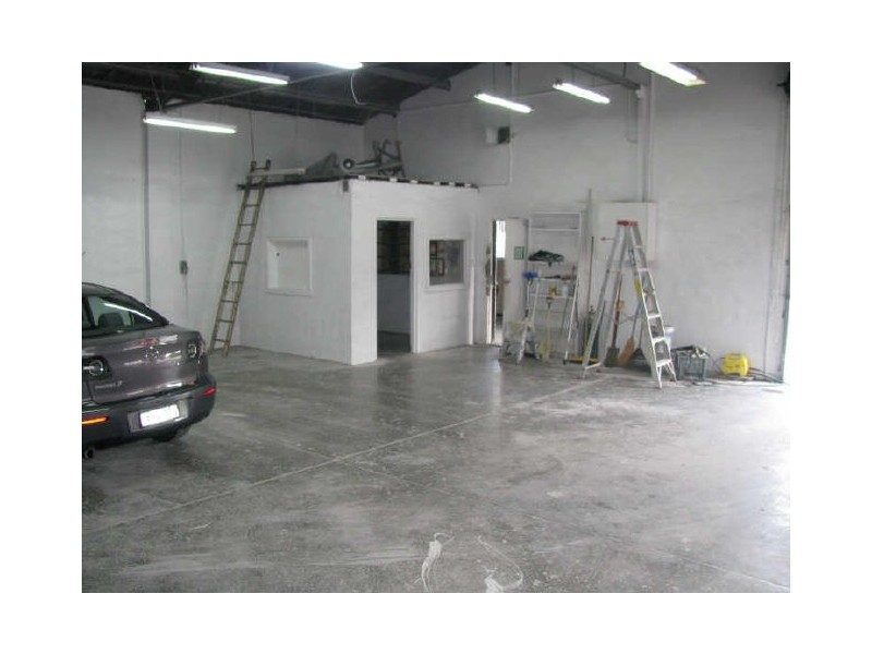 9 Lorraine Street, Peakhurst NSW 2210