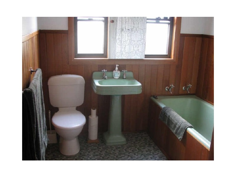 1 Clarke Street North, Peakhurst NSW 2210