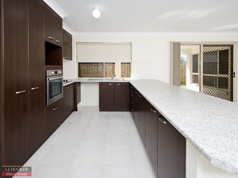 1 Bend Court, Eatons Hill QLD 4037
