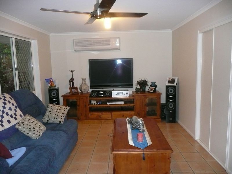 17 Saraband Drive, Eatons Hill QLD 4037