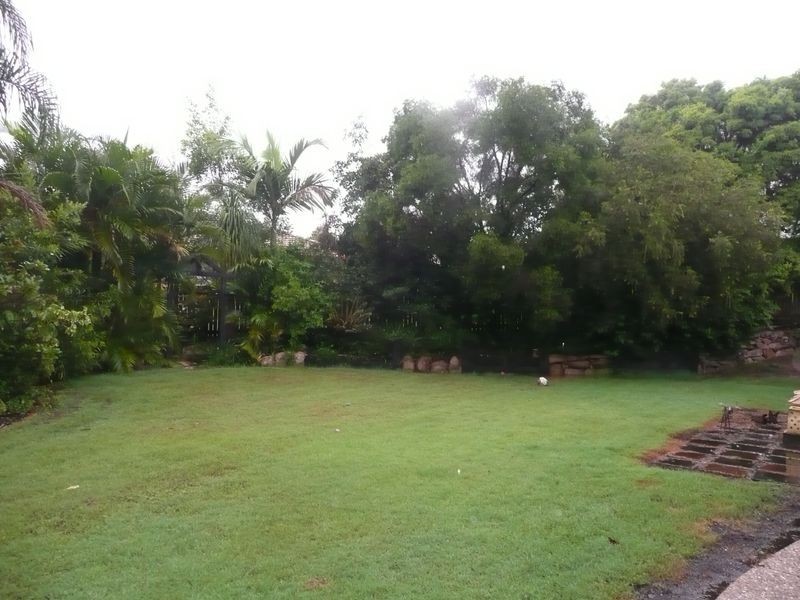 17 Saraband Drive, Eatons Hill QLD 4037