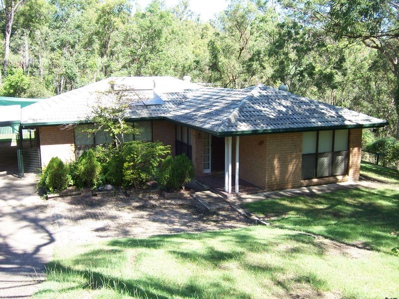 5 Somers Street, Eatons Hill QLD 4037