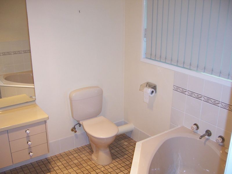 5 Somers Street, Eatons Hill QLD 4037