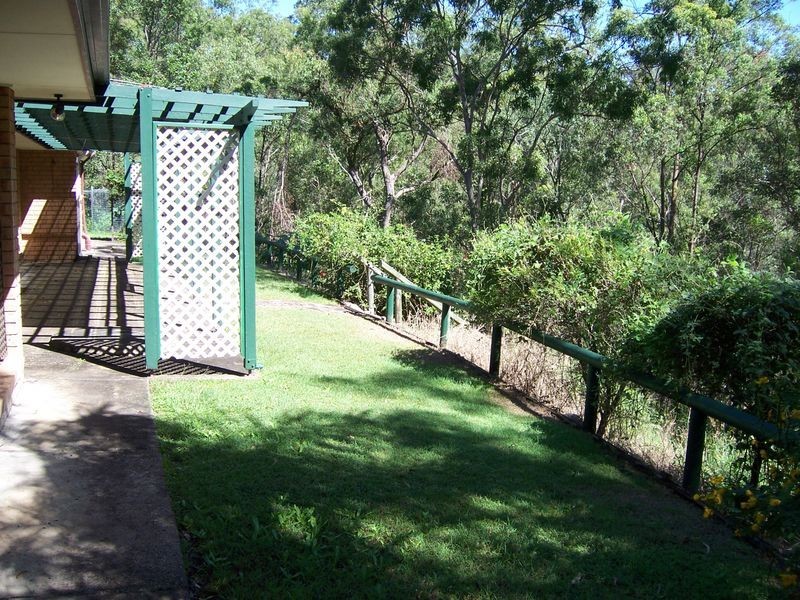 5 Somers Street, Eatons Hill QLD 4037