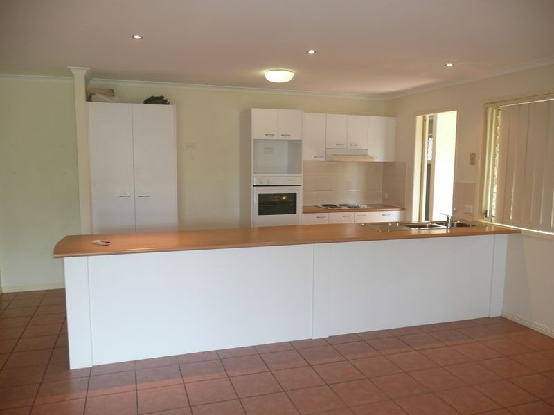 10 Valencia Court, Eatons Hill QLD 4037