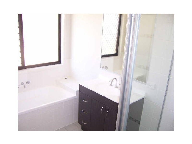 2 Shallows Court, Eatons Hill QLD 4037