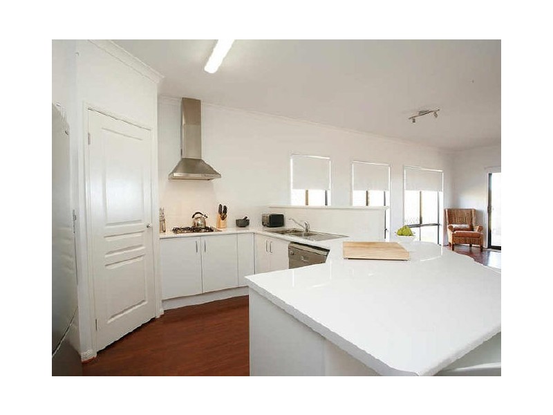 8 Eaton Close, North Lakes QLD 4509