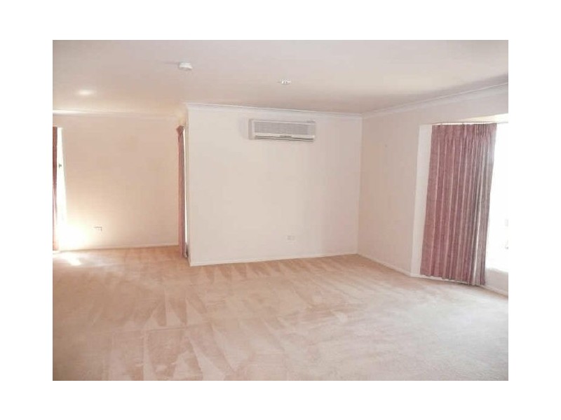 4 Brandy Ct, Eatons Hill QLD 4037