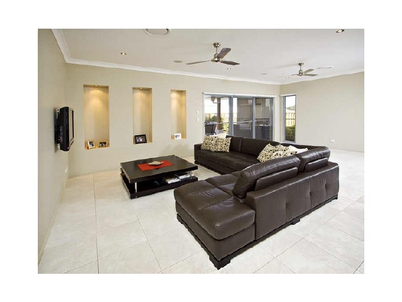 Eatons Hill QLD 4037