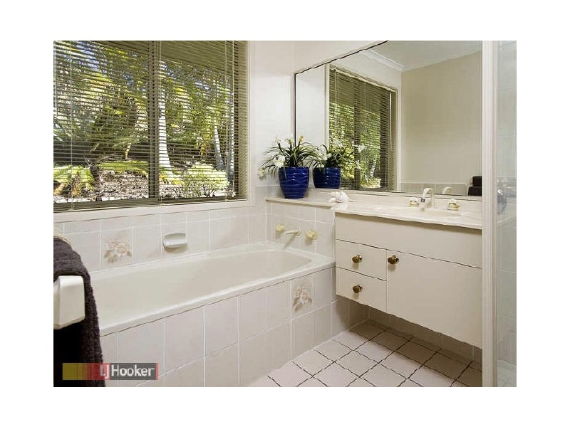 Eatons Hill QLD 4037