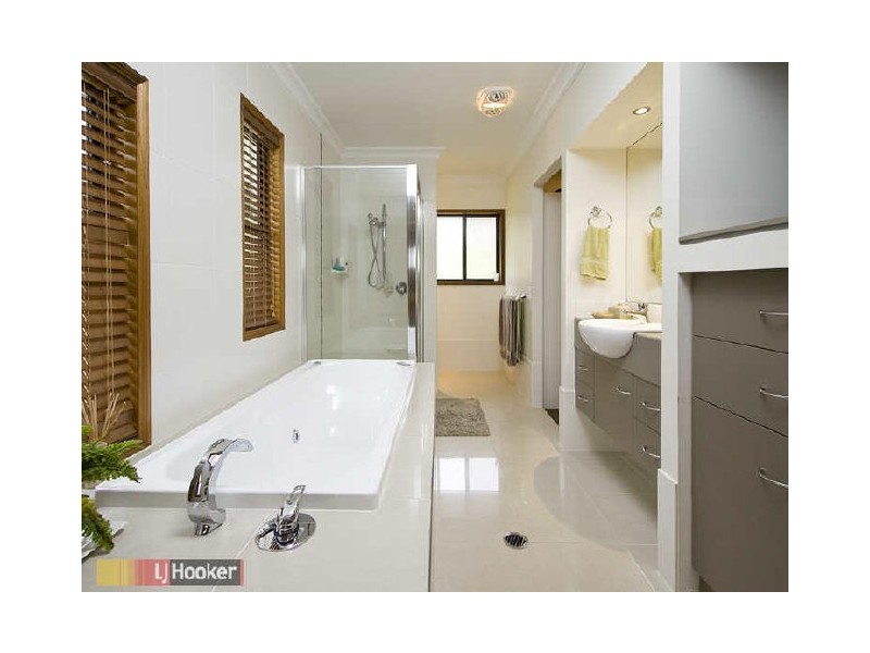 Eatons Hill QLD 4037