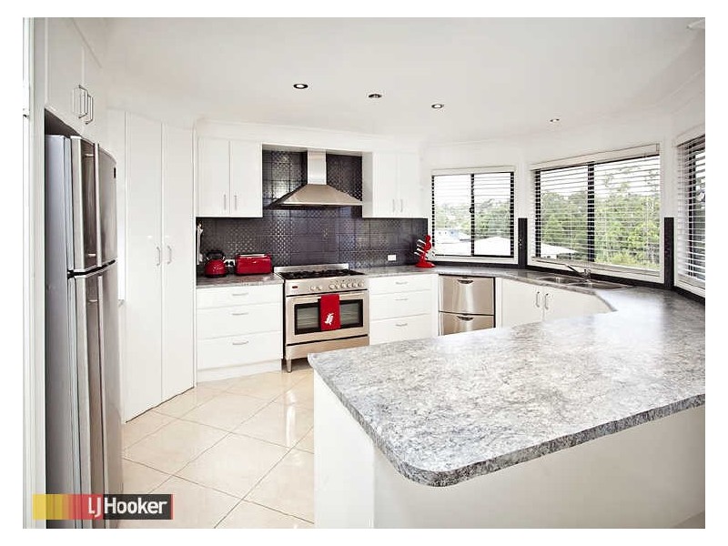 147 Saraband Drive, Eatons Hill QLD 4037