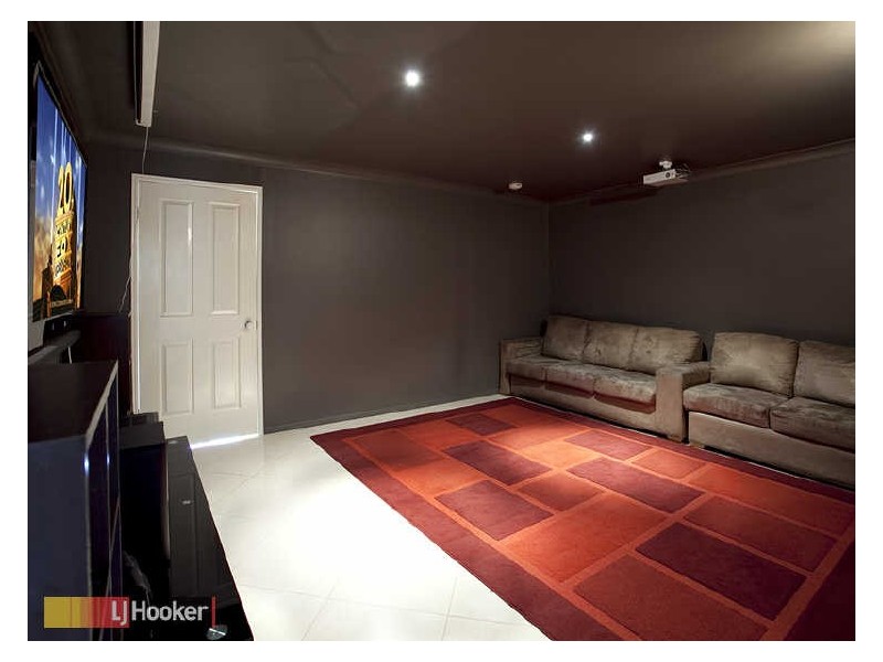 147 Saraband Drive, Eatons Hill QLD 4037