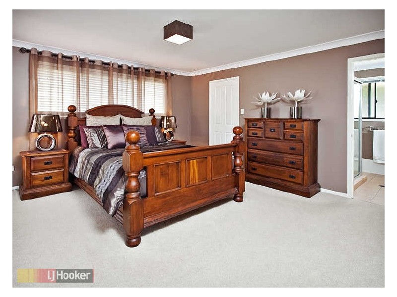 147 Saraband Drive, Eatons Hill QLD 4037