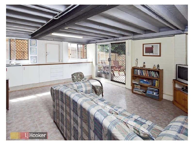 Arana Hills QLD 4054