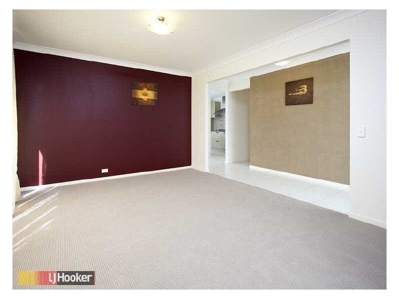 20 Crossing Road, Eatons Hill QLD 4037