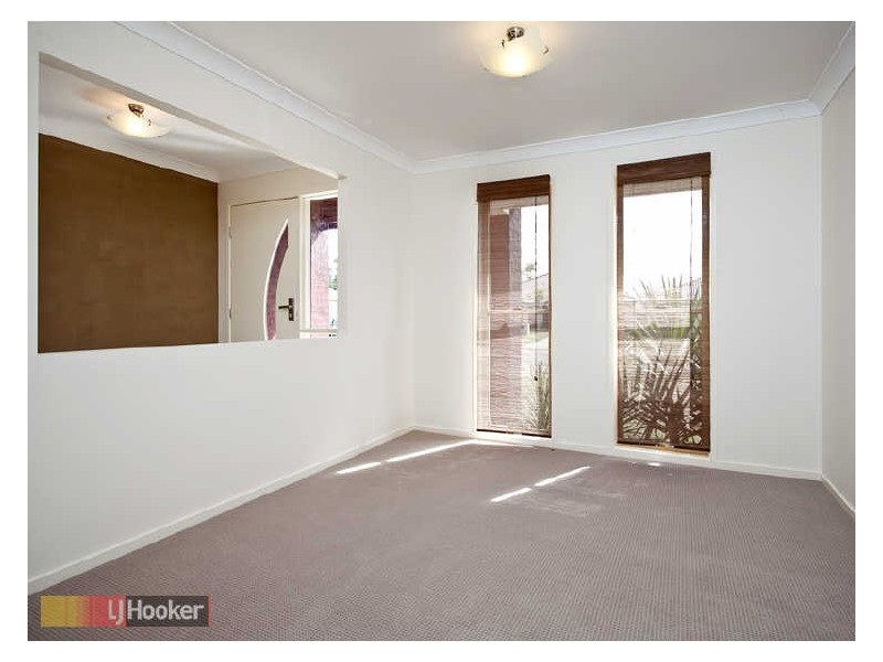 20 Crossing Road, Eatons Hill QLD 4037