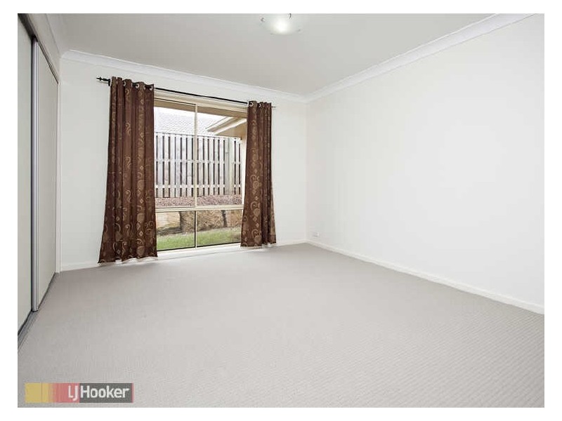 20 Crossing Road, Eatons Hill QLD 4037