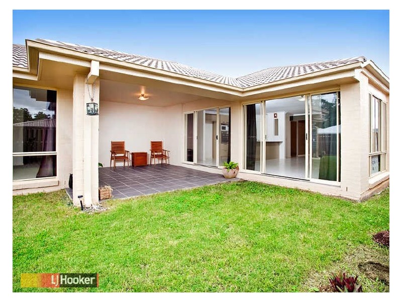 20 Crossing Road, Eatons Hill QLD 4037