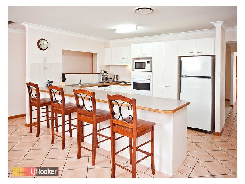 9 Zorina Crescent, Eatons Hill QLD 4037