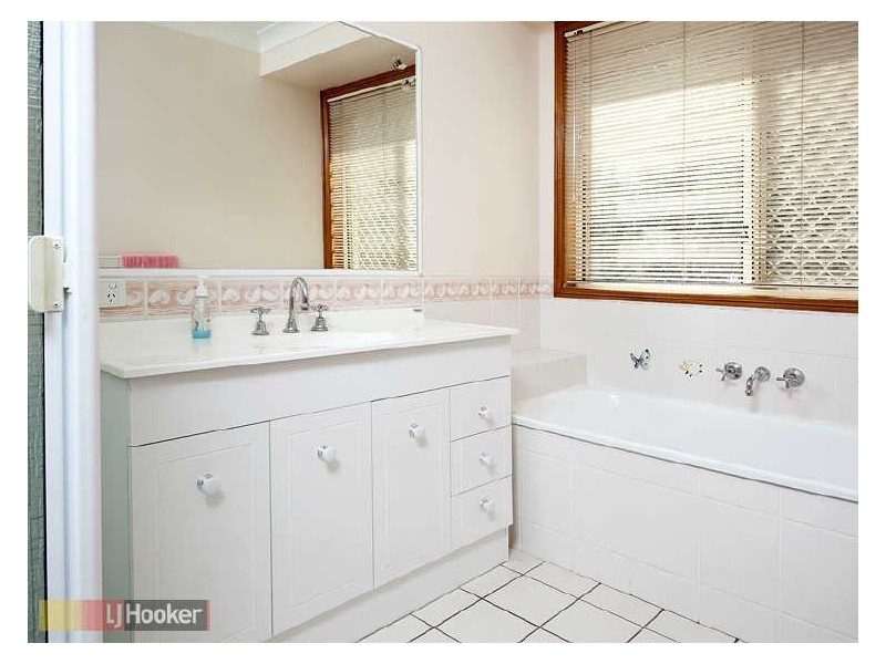 9 Zorina Crescent, Eatons Hill QLD 4037