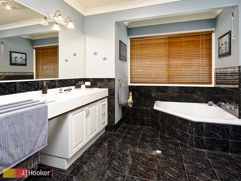 Eatons Hill QLD 4037